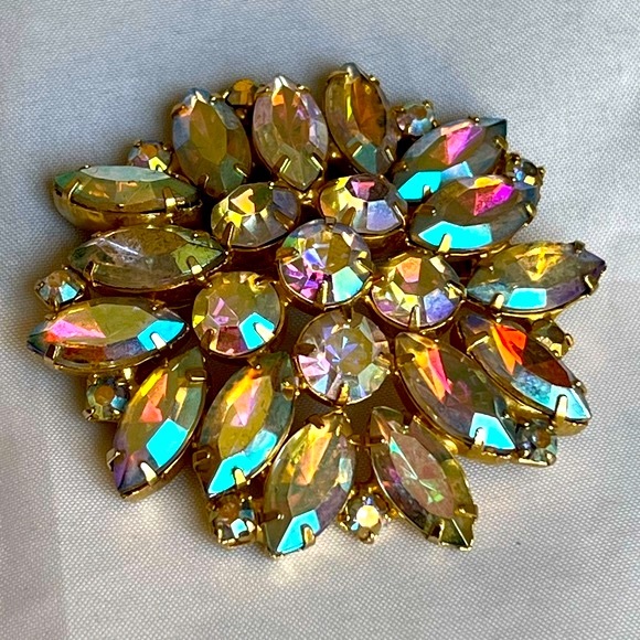 Vintage Aurora Borealis Rhinestone Brooch - Picture 5 of 5